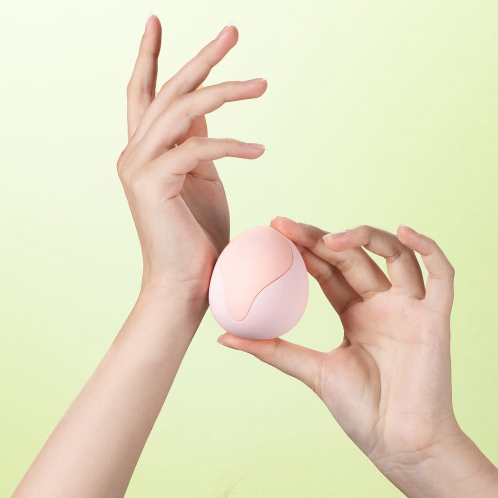 BeYourLover Peach Clit Sucking Vibrator - Wet Master
