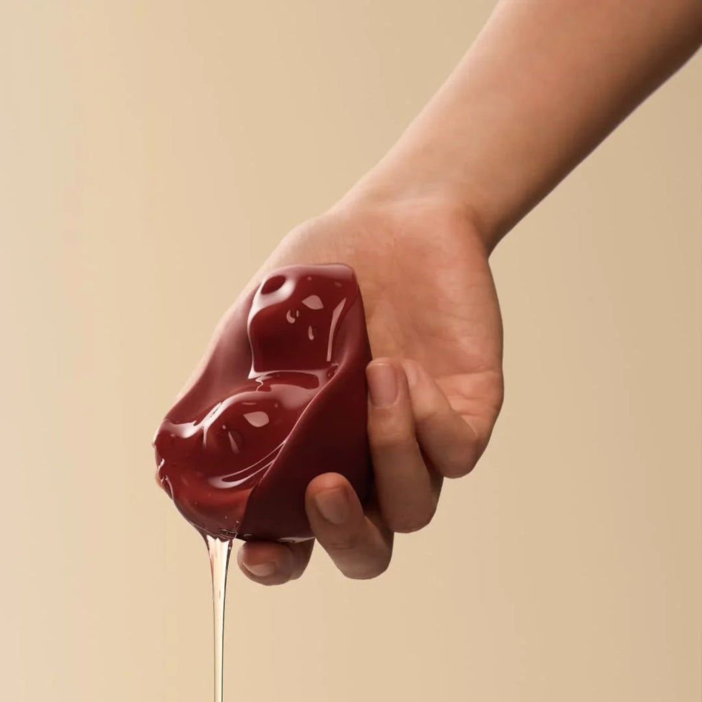 OSUGA Kiss Clitoral Tapping & Heating Vibrator - Wet Master