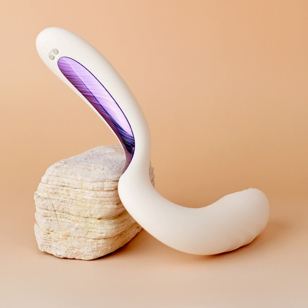 TITILLO Dipper Clit Sucking & G-Spot Tapping Vibrator - Wet Master